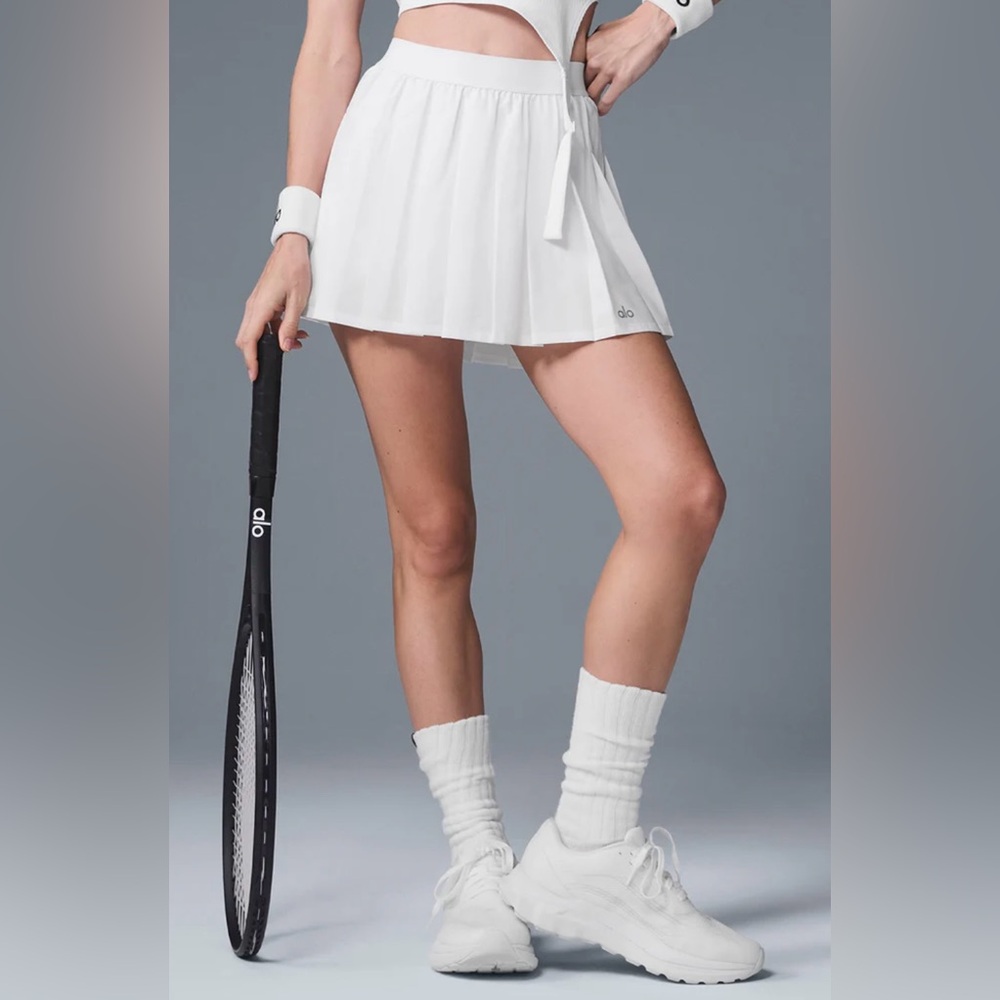 Alo NWT Varsity Tennis Pleated Skirt White Size L shorts underneath